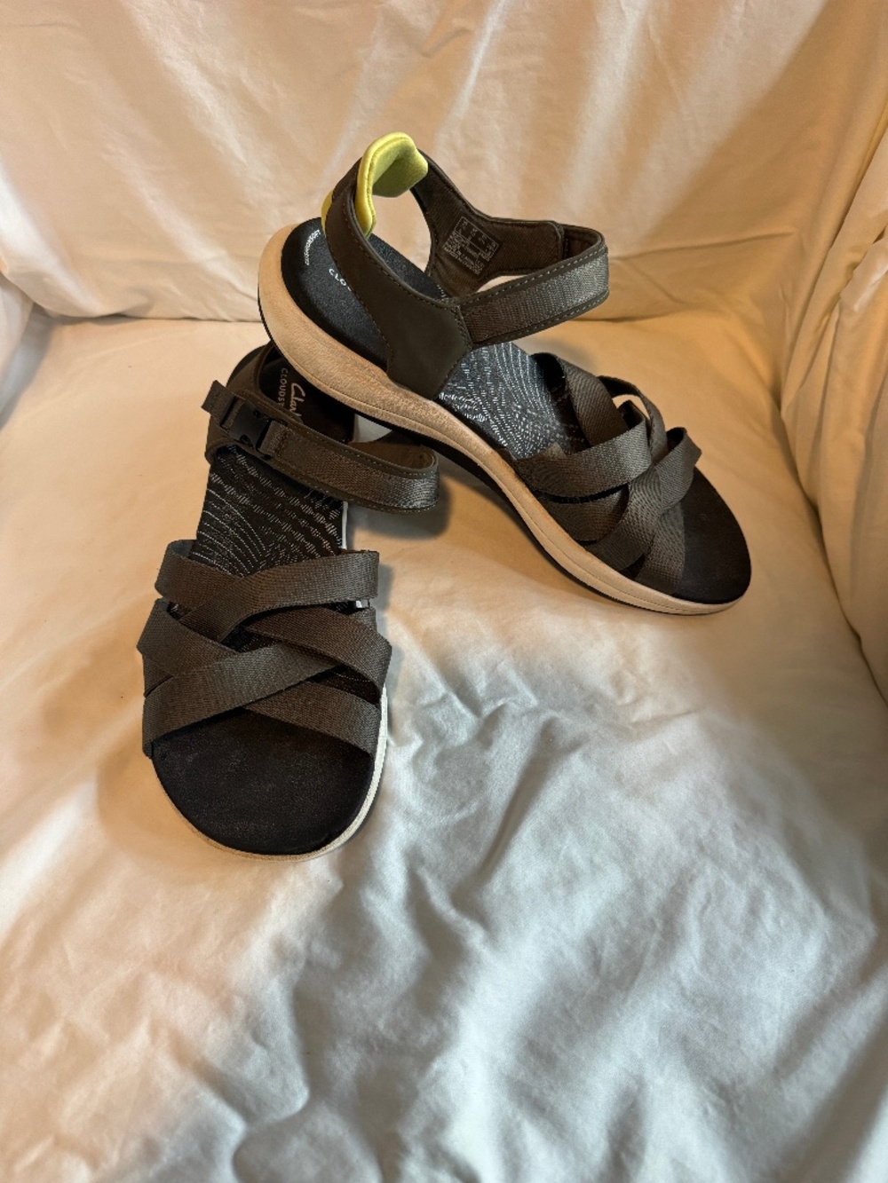WOMEN'S CLARK'S  CLOUDSTEPPERS - MIRA TIDE SANDALS - Size 10